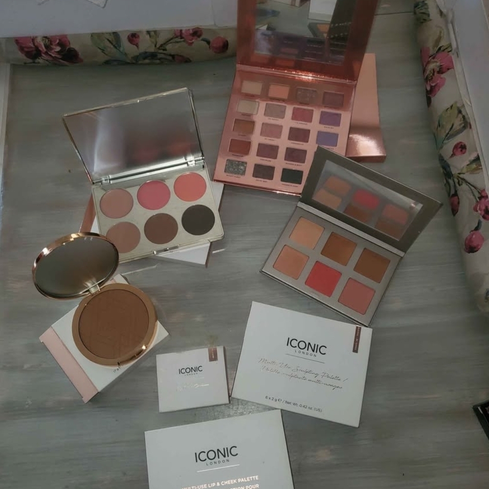 Bundle ICONIC London Eyeshadow & Cheek Palette Set - Pink, Peach, Bronze, Brown